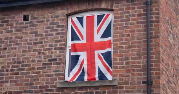 Union Jack House Window Golden